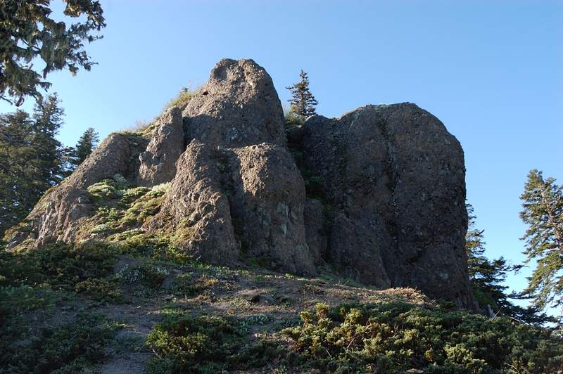 Summit rock - maybe 20-30 feet high. I tried the obvious route on the left but realized my dog cannot do it (which would mean she'd try to follow me and risk falling). I decided to try another approach.