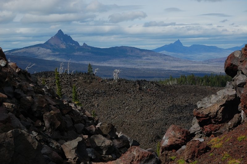 Mt. Washington and 3 Fingered Jack from the lava fields